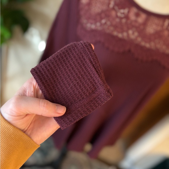 Lucky Brand, maroon long sleeve shirt. - Picture 3 of 11